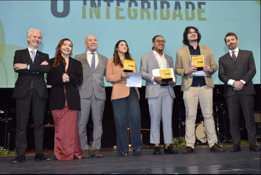 Grupo-reunido-1024×688-1