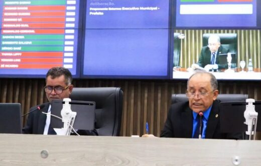 Fumaça em Manaus é associada a queimadas no interior e no Pará durante debate na CMM