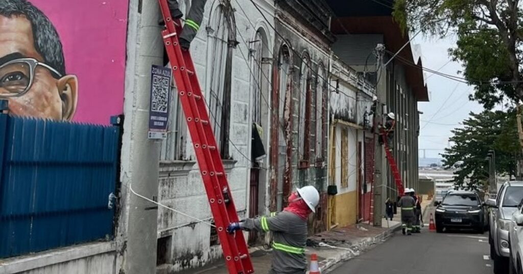 Ordenamento da rede aérea no Centro de Manaus busca facilitar manutenção e circulação