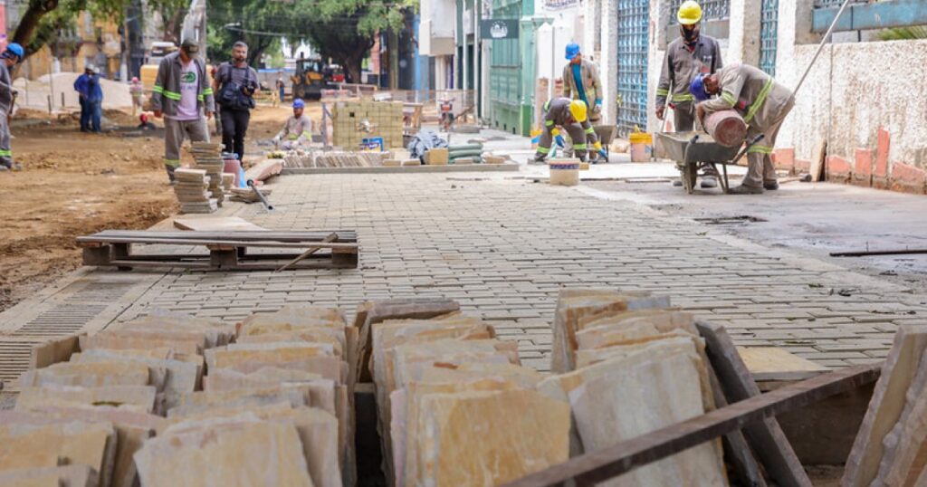 Frentes de drenagem e urbanização são coordenadas na obra da Ferreira Pena