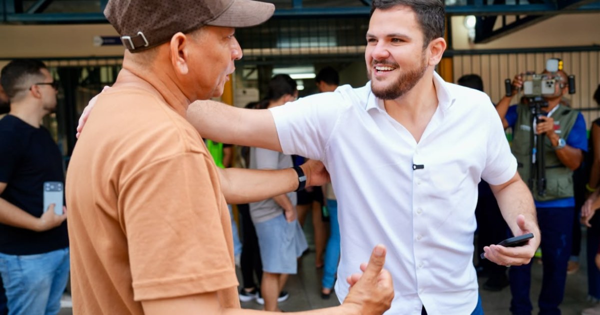 Após votar, prefeito de Manaus diz que manterá diálogo com governos eleito