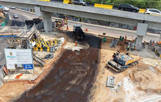Duas frentes de drenagem acompanham pavimentação no complexo Passarão, em Manaus