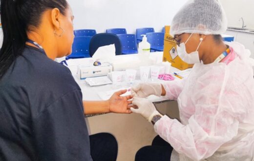 Semsa amplia agenda do Outubro Rosa com vacinação contra HPV e rodas de conversa em Manaus