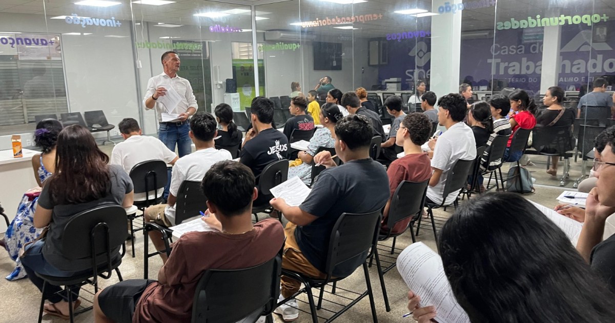 Curso em Manaus reúne trabalhadores e empreendedores para formação sobre atendimento
