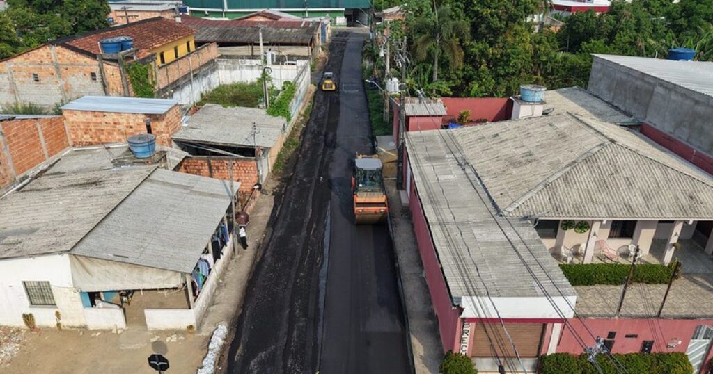 Entre duas vias do Tarumã, só uma teve o recapeamento finalizado